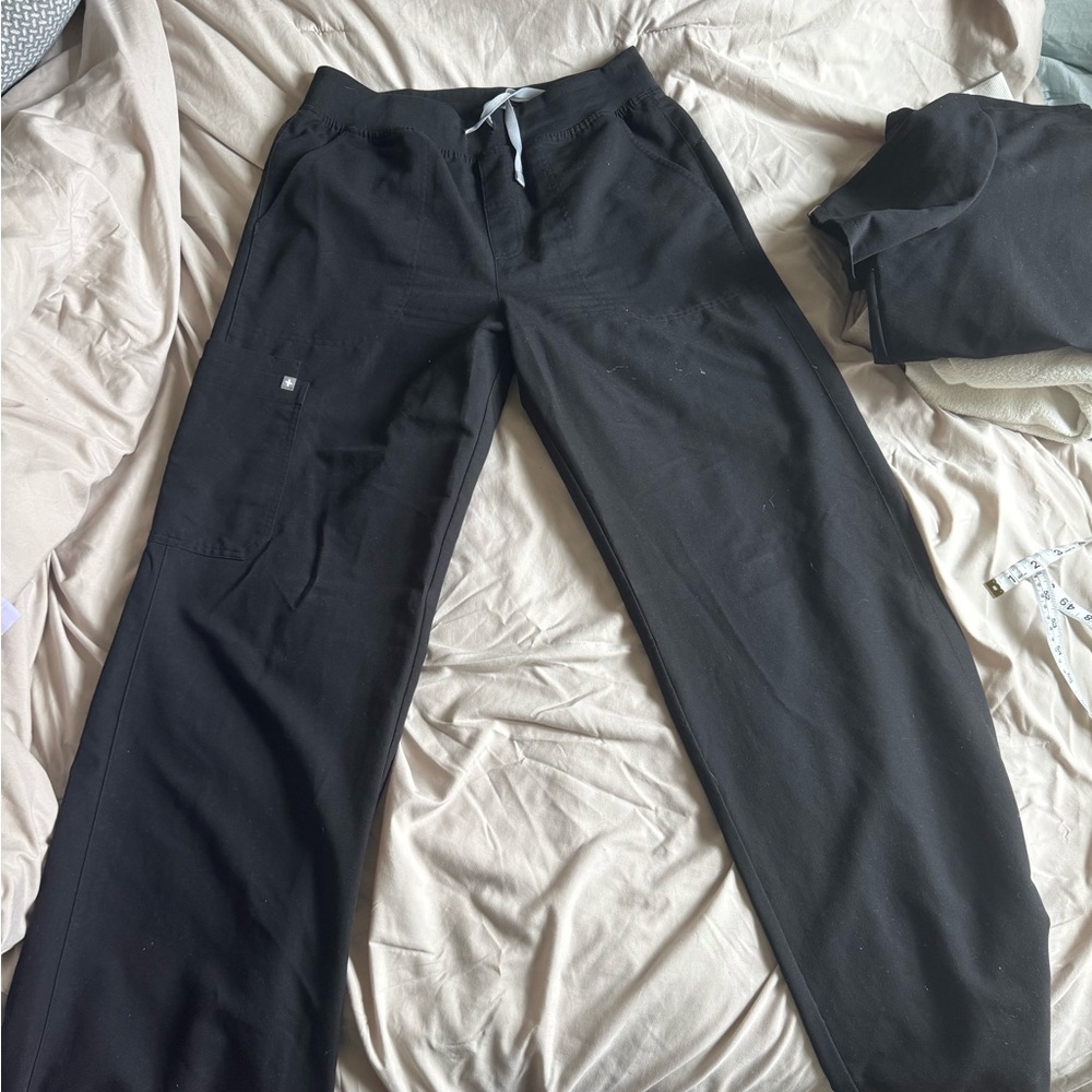 Figs Women’s Black High Waisted Isabel Scrub Pants